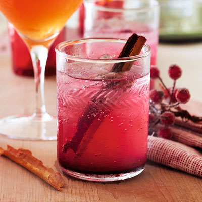 spiced-christmas-cup-cocktail-recipe-waitrose